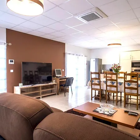 Charming House In Boa Vista With Private Pool * Boa Vista (Leiria)