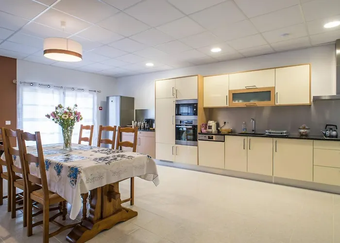 Charming House In Boa Vista With Private Pool * Boa Vista (Leiria)